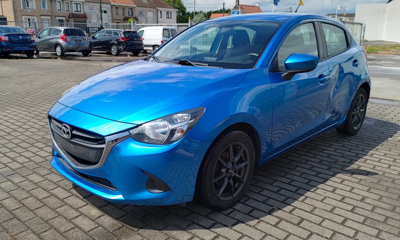 MAZDA 2